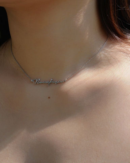 SLEEK SIGNATURE NAME NECKLACE