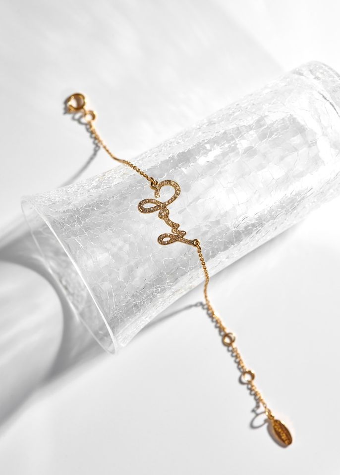 Signature Diamond Cut Bracelet detail view