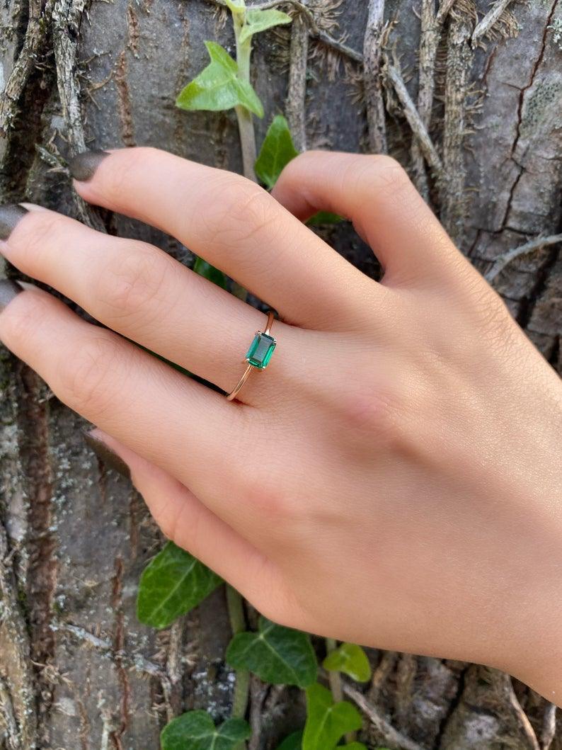 MINIMALIST EMERALD RING