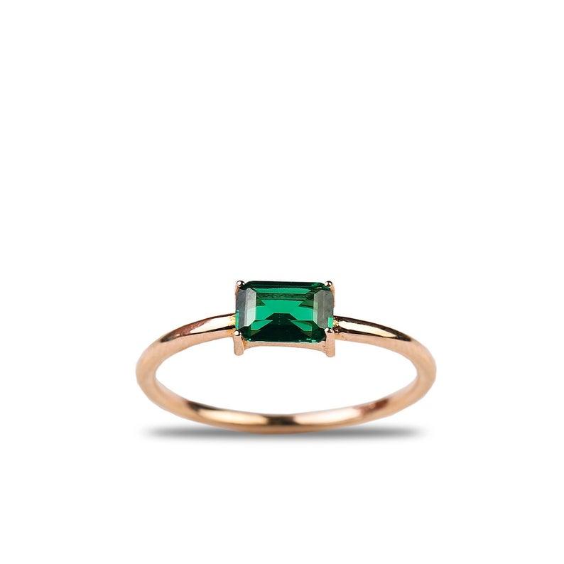 MINIMALIST EMERALD RING
