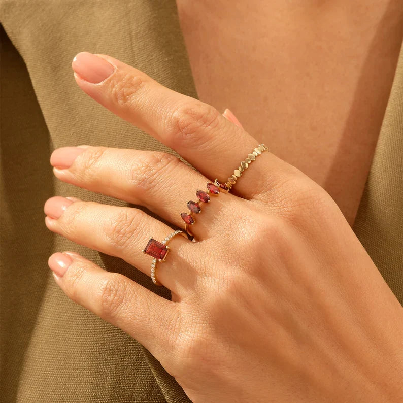 Grace Garnet Baguette Solitaire Ring | 925 Silver