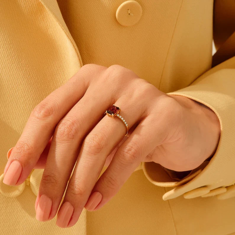 Grace Garnet Baguette Solitaire Ring | 925 Silver