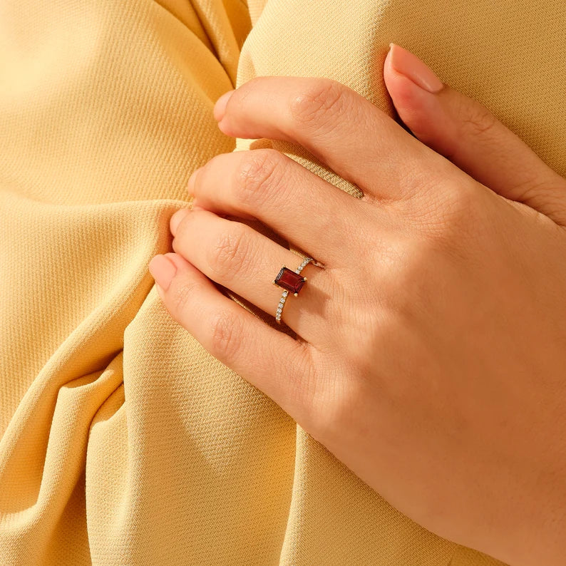 Grace Garnet Baguette Solitaire Ring | 925 Silver