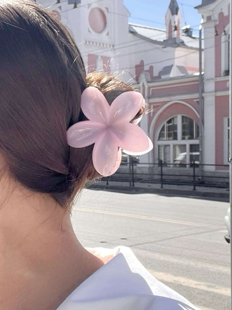 Floral Hair Claw detail view