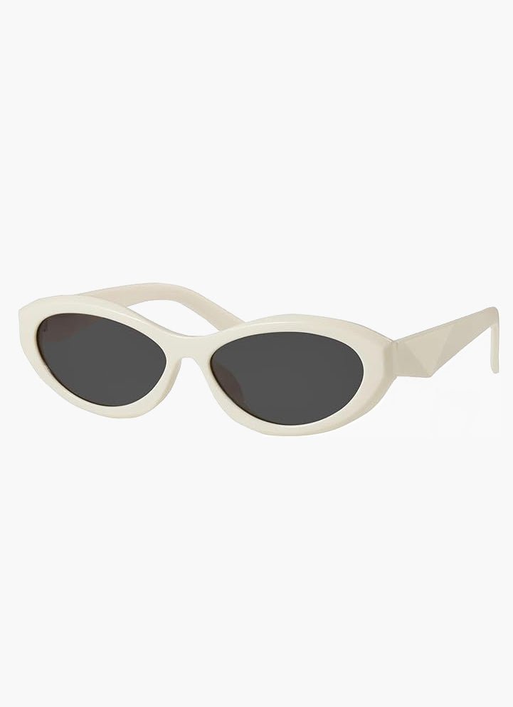 Lola Sunglasses detail view