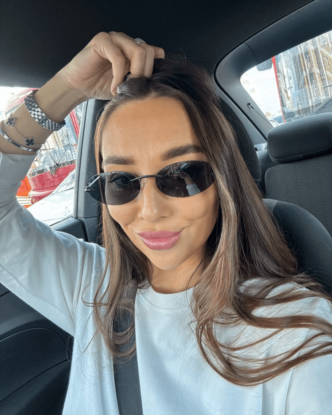 نظارات سكارليت الشمسية بتصميم بيضاوي كلاسيكي